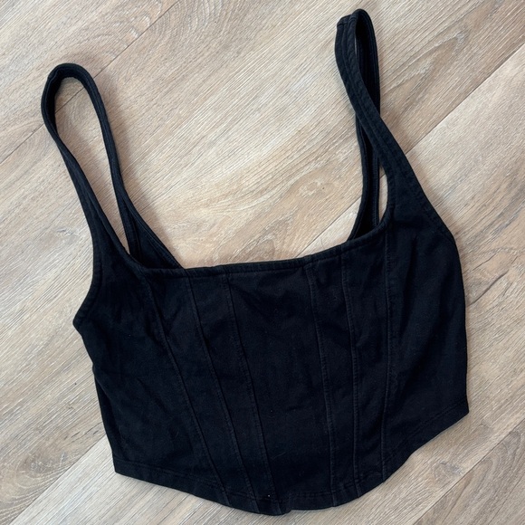 UO BLACK CROP TANK - Picture 1 of 2